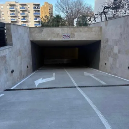 Luz Split, Private Parking Spot In The Garage Apartment