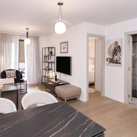 Apartment Luz Split, Private Parking Spot In The Garage