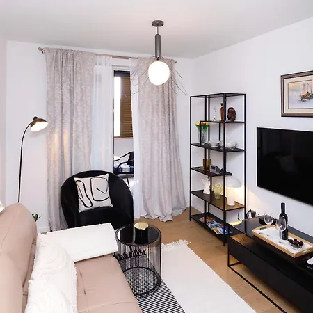 Luz Split, Private Parking Spot In The Garage Apartman