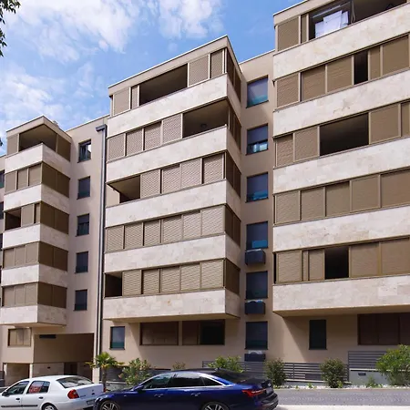 Luz Split, Private Parking Spot In The Garage Apartman *