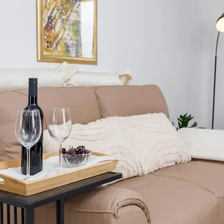 Luz Split, Private Parking Spot In The Garage 아파트 스플리트