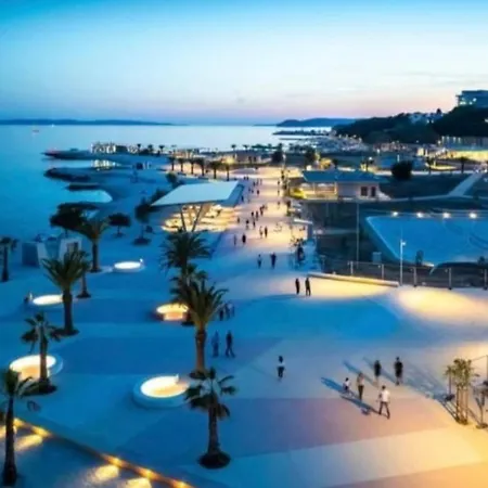 Luz Split, Private Parking Spot In The Garage Διαμέρισμα